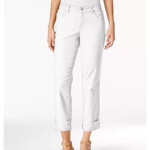 White Cuffed Capri Pants-PERFECT FOR SUMMER/SPRING